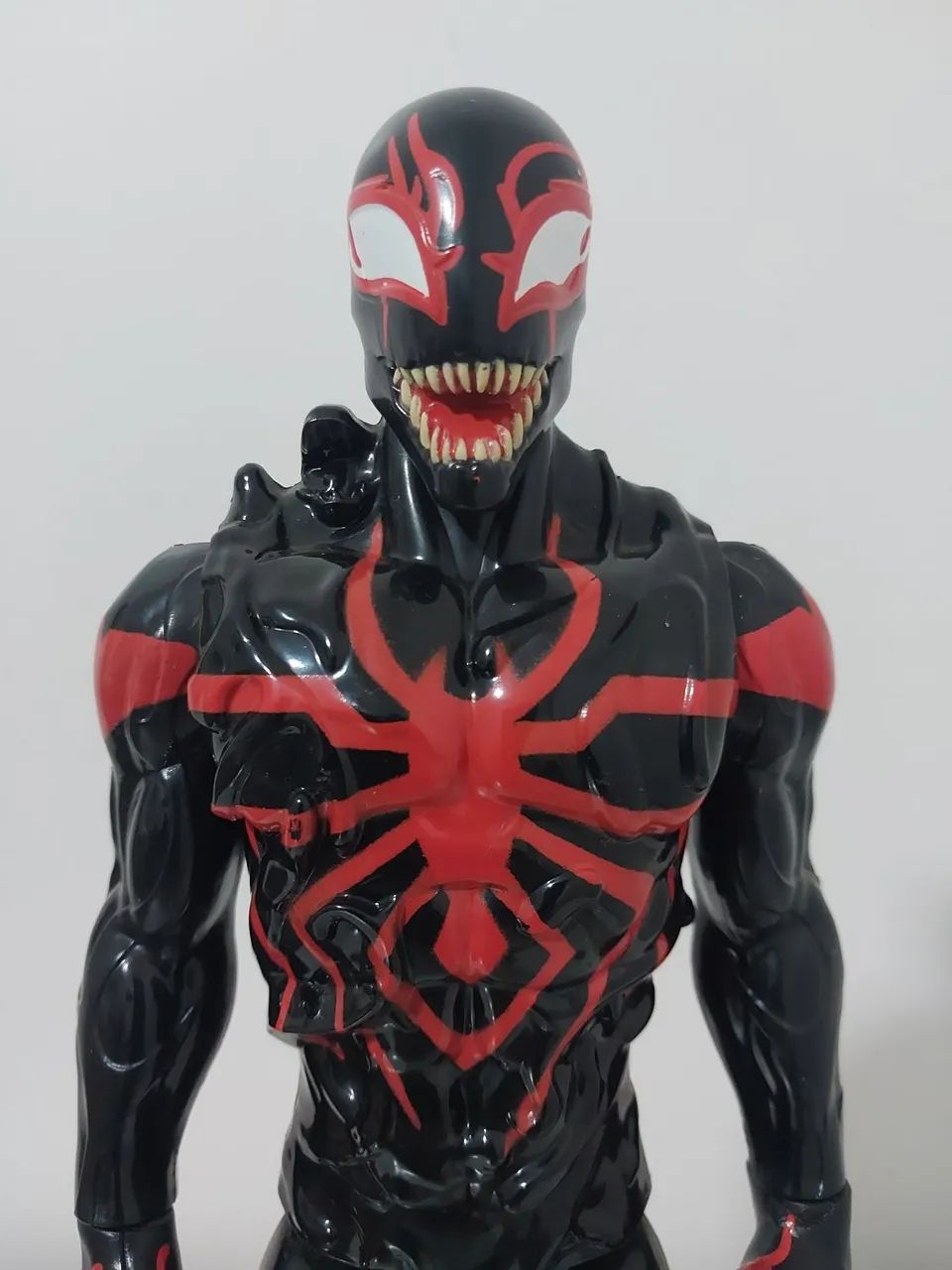 Boneco Venom 30cm- Original Hasbro  - Foto 2