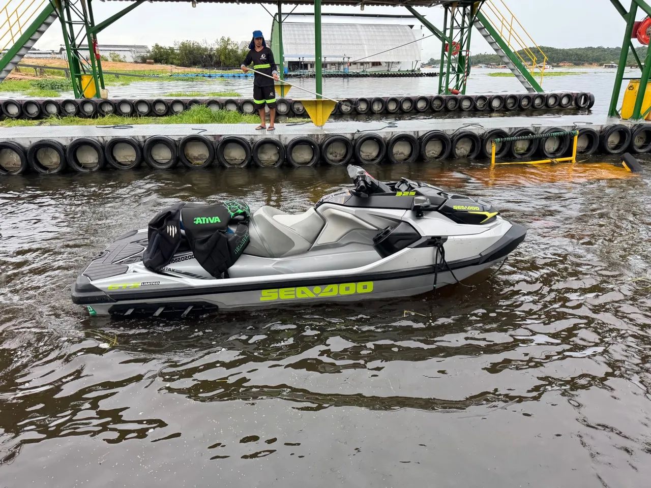 Jet ski gtx 300 Limited 2021 , aceito carro ou jet no negócio ( aberto a proposta) - Foto 4