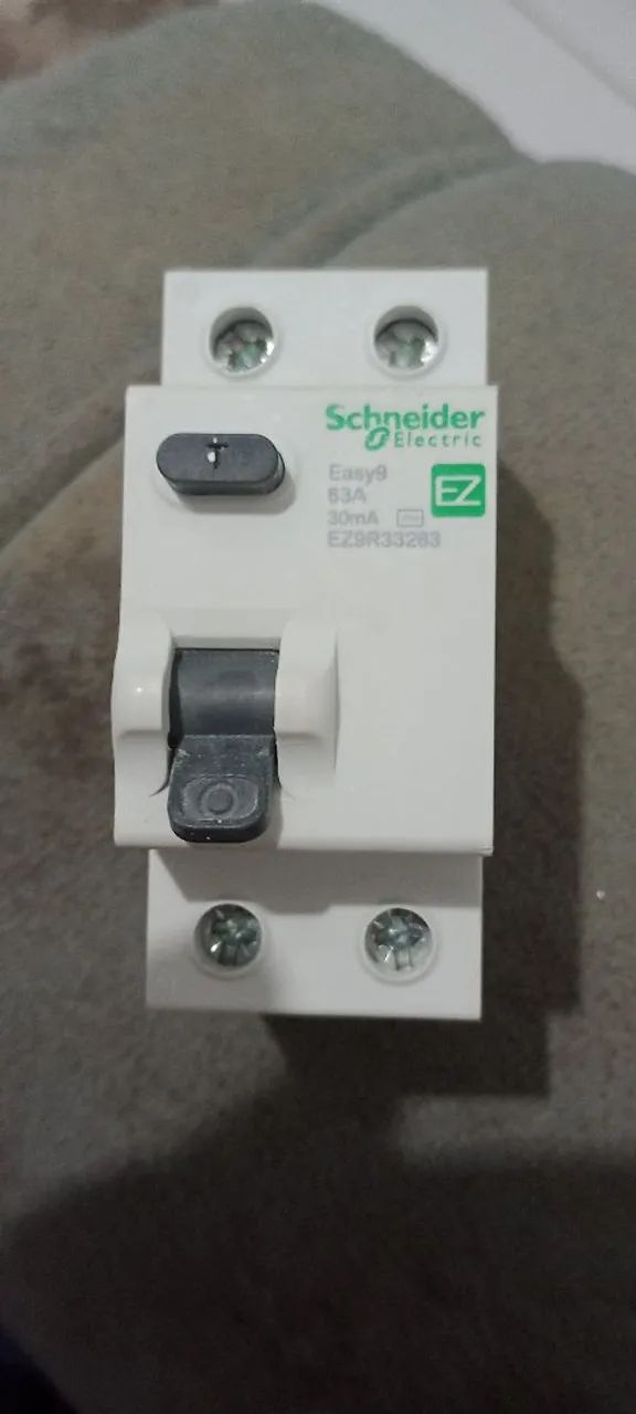 Disjuntor Schneider Easy9 C20 3kA - Foto 3