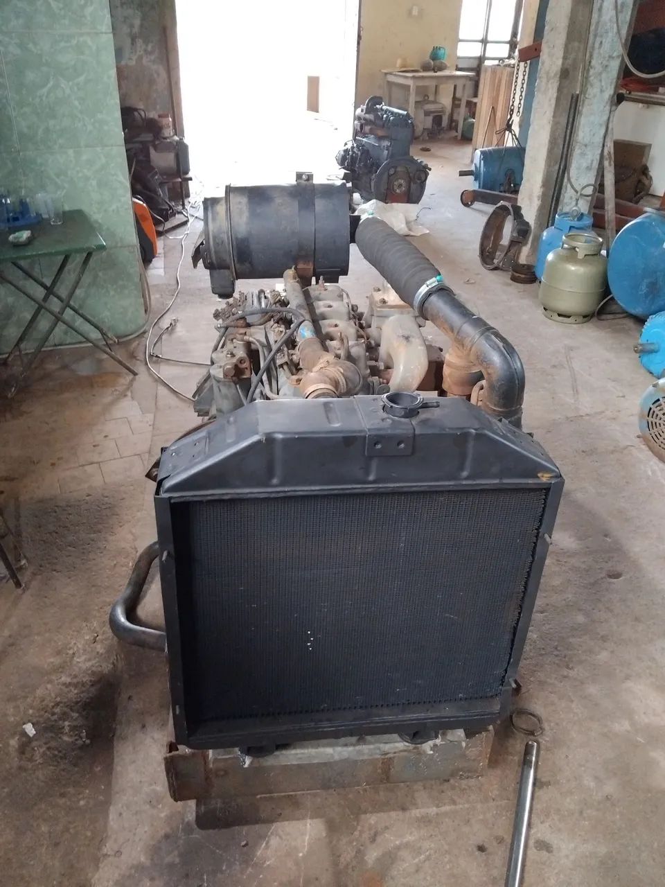 Motor mwm 4 cilindros turbinado estacionario na base