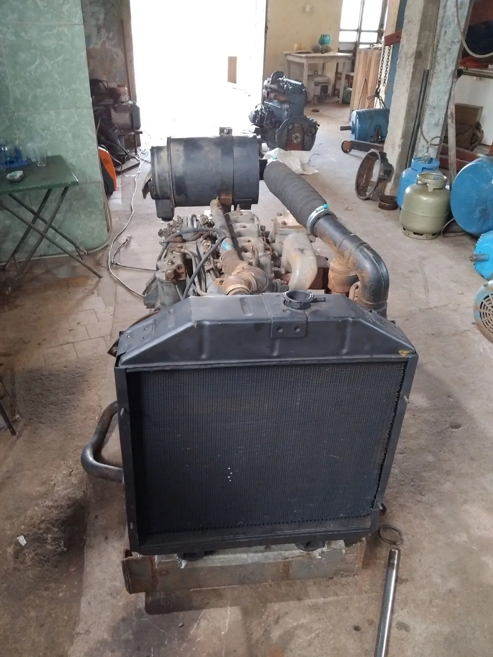 Motor mwm 4 cilindros turbinado estacionario na base