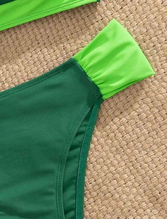 Biquíni Verde com Detalhes em Verde Claro - Foto 4
