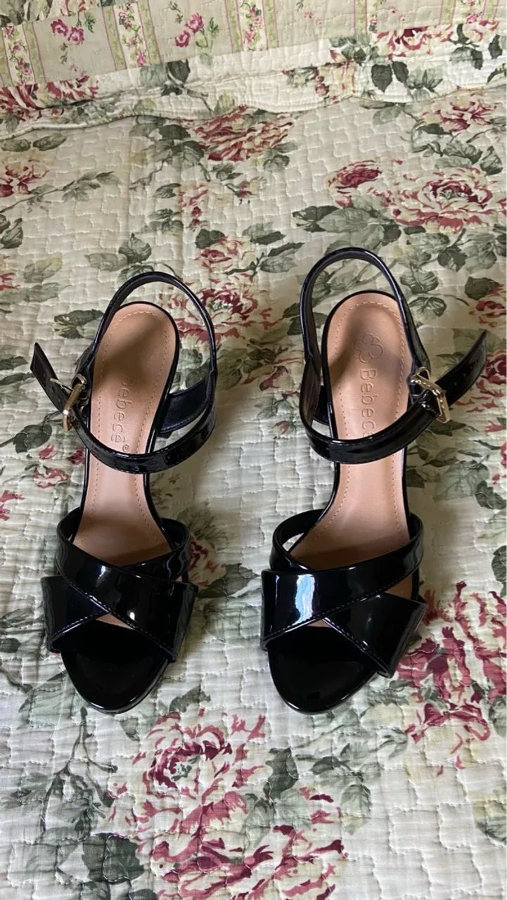Vendo sandália verniz preto - Foto 3
