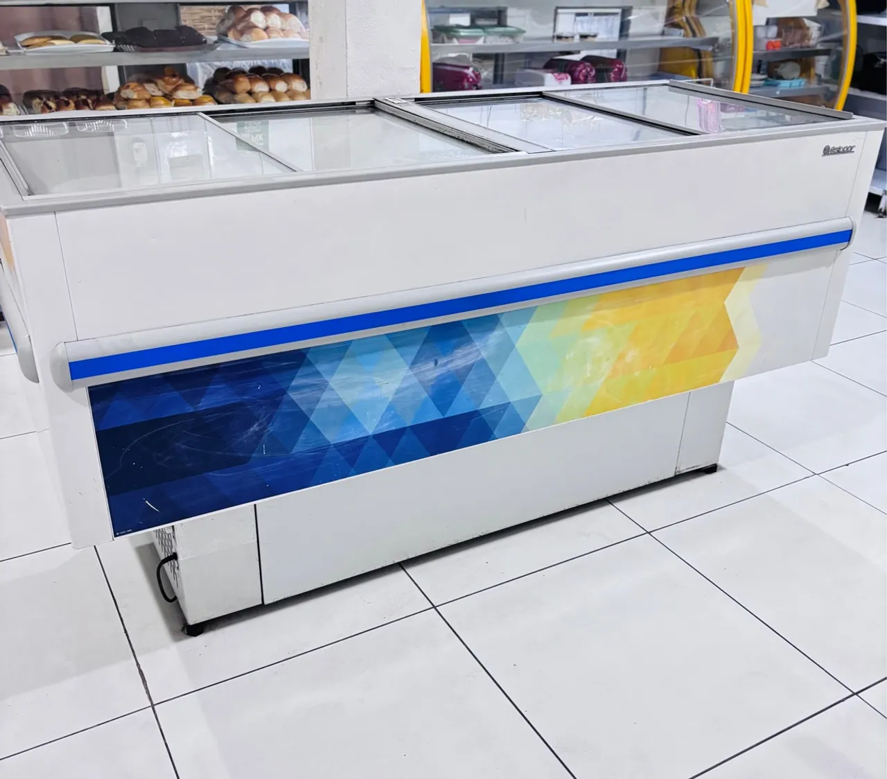 Freezer horizontal expositor