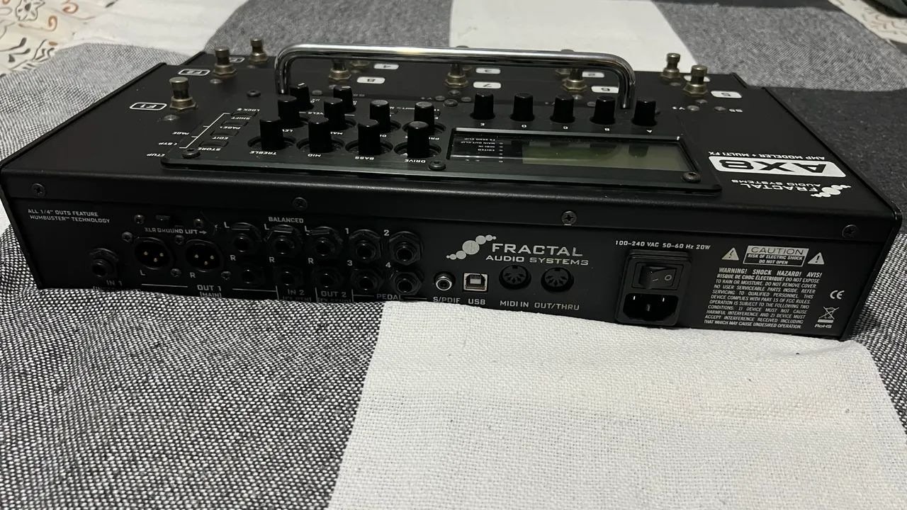 Fractal Audio AX8 ( Ñ é Boss, Kemper, Helix, Neural Quad Cortex