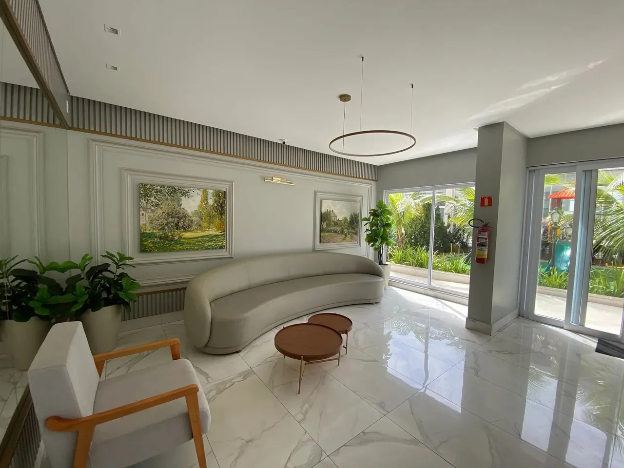 Apartamento 3/4 uma suite duas vagas