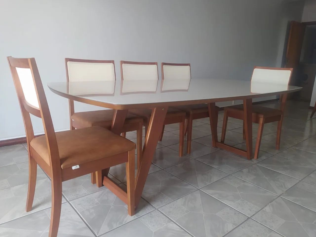 Mesa de Jantar 8 lugares - madeira maciça  - Foto 3