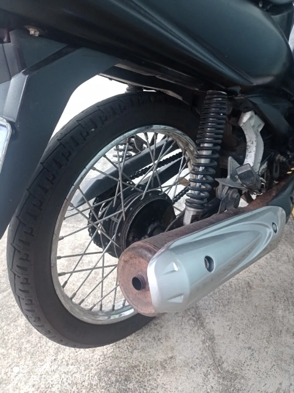 Vende-se rodado com pneu, dianteiro e tráseiro, crypton T115 11/12 *