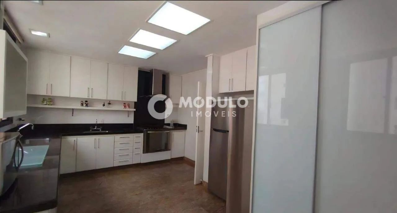 Apartamento mobiliado disponível para locação no Centro. - Foto 2