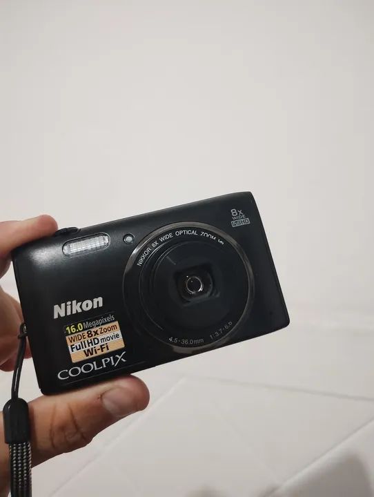 Câmera Nikon Coolpix Digital - 16.0 Megapixels
