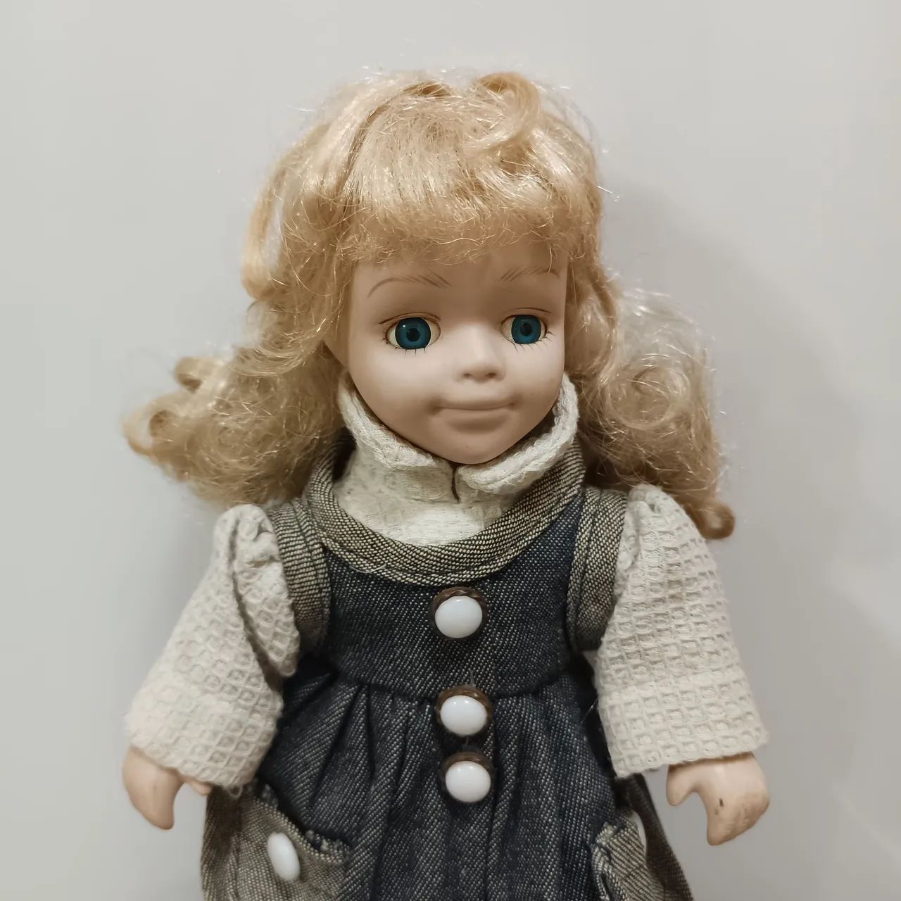 Boneca antiga de porcelana  - Foto 2