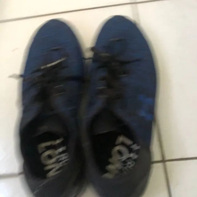  Tenis semi-novos de marca e importados. R$ 100,00 cada par Tam 41 R$ 100,00 R$ 100,00 - Foto 3