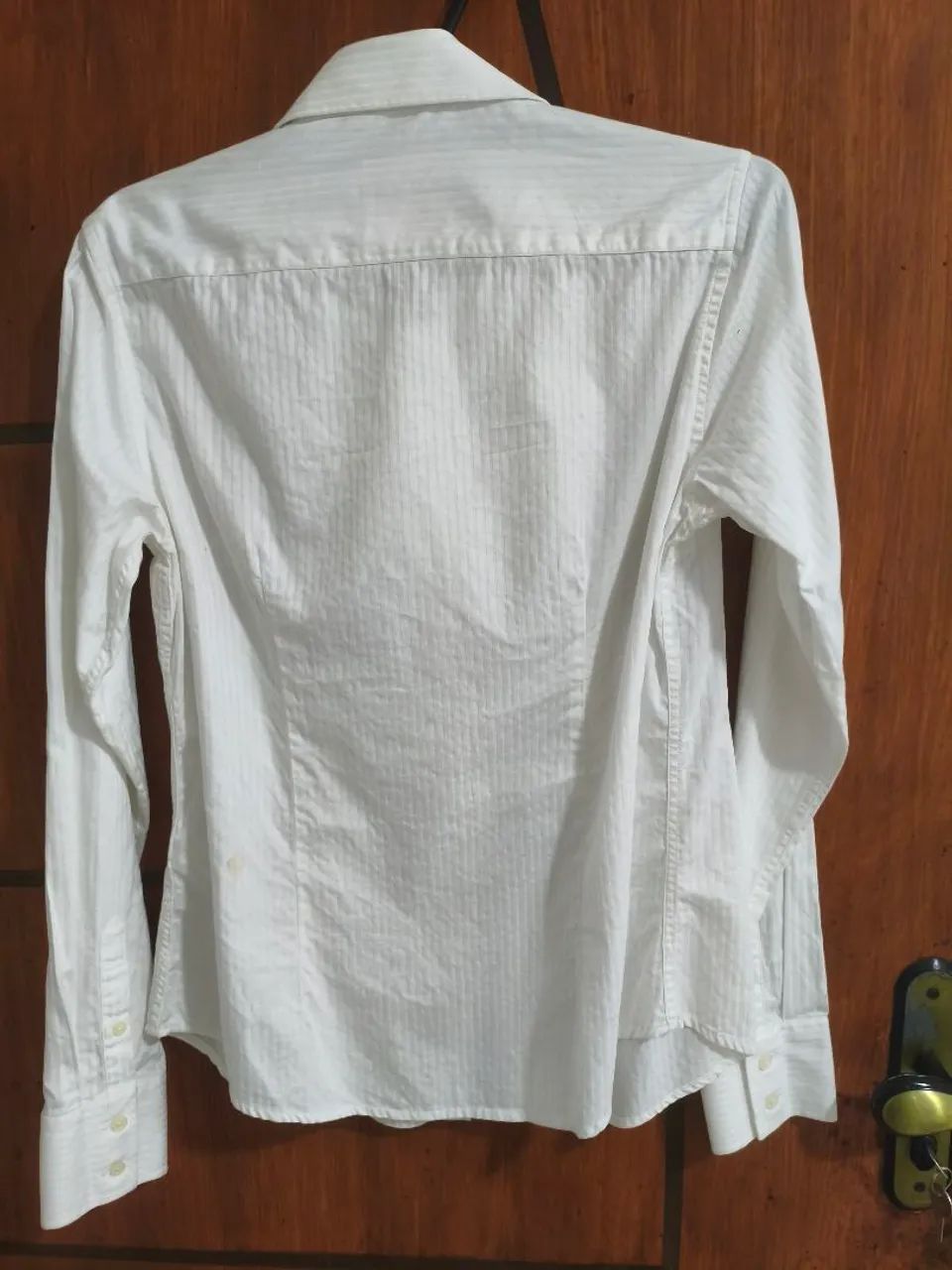 03 Camisas femininas da marca Aleatory em perfeito estado  - Foto 3
