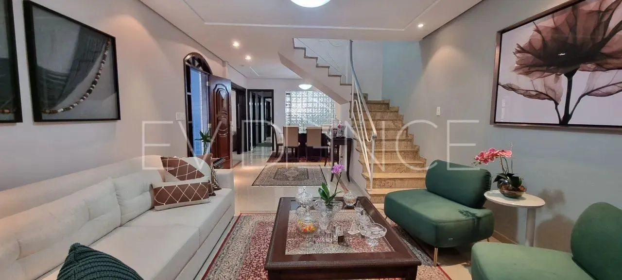 Sobrado à Venda no Tatuapé com 240 m²