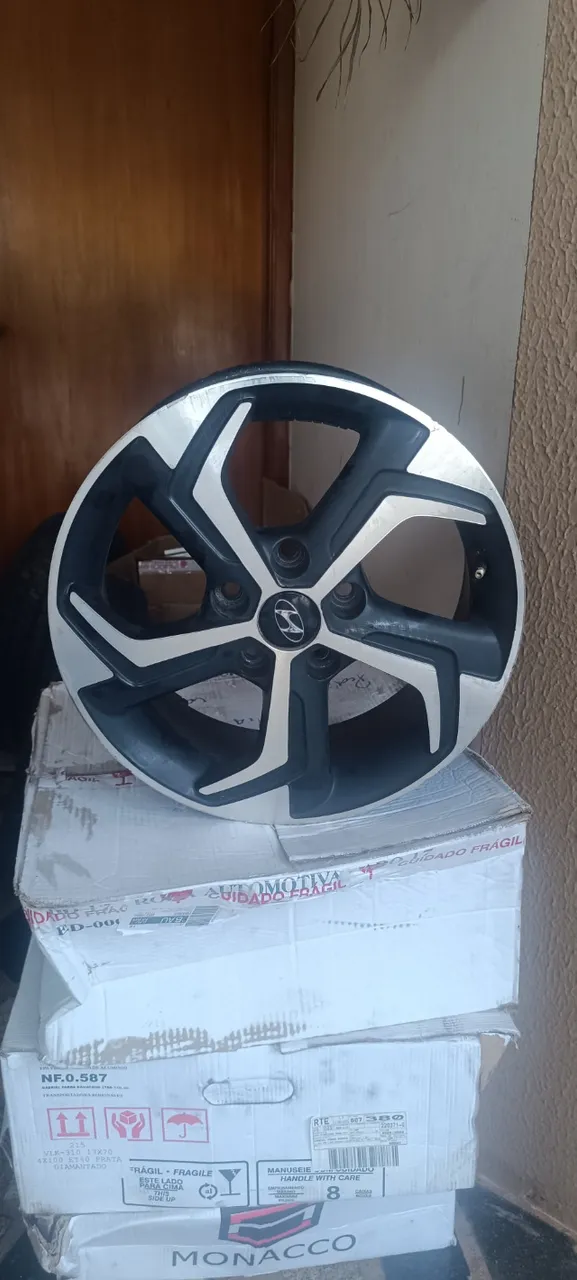 JOGO DE RODAS DA CRETA SPORT SERVE PARA OUTROS MODELOS DE CARRO 5 FUROS