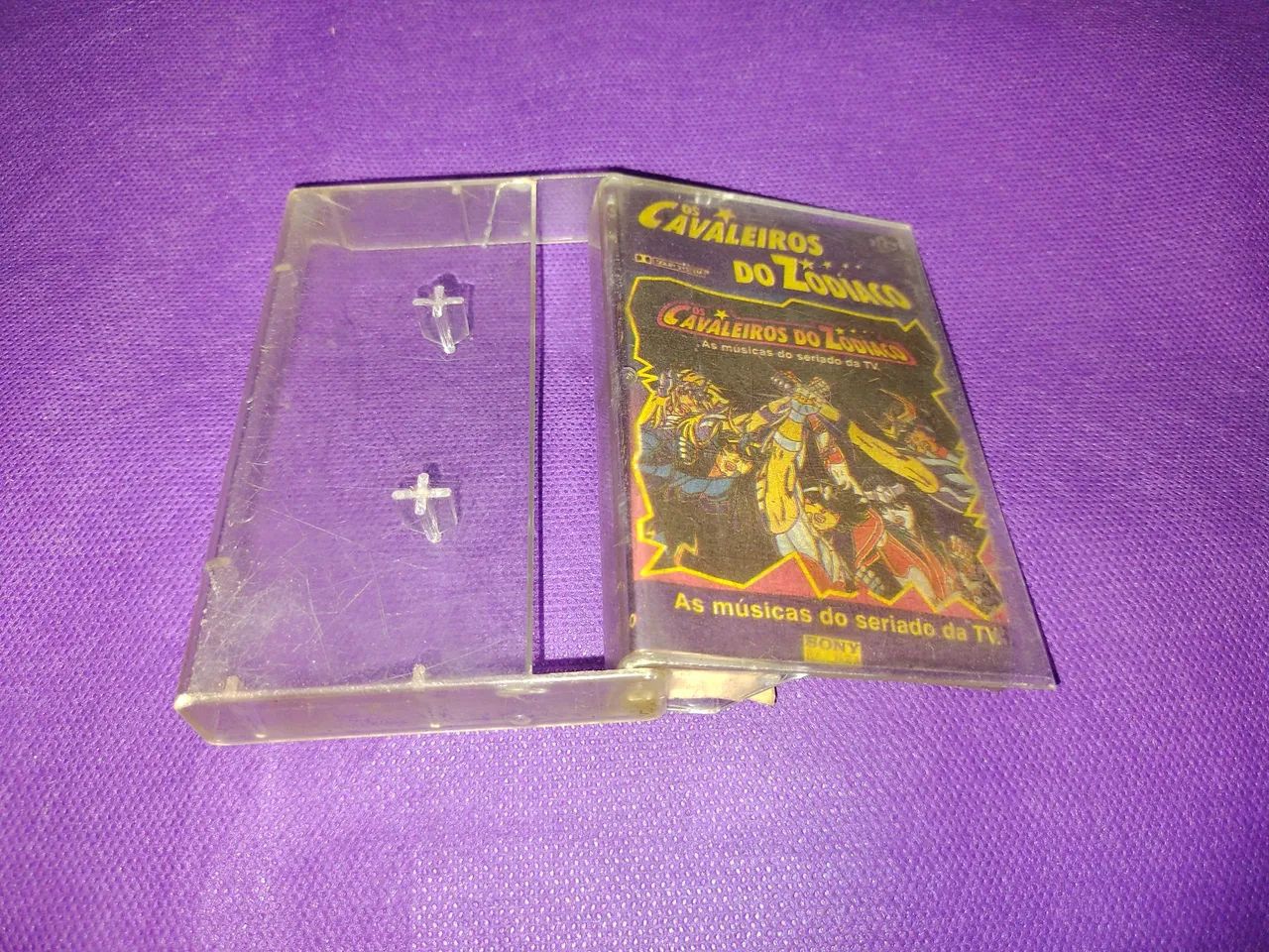 Fita k7 cassete Cavaleiros do Zodíaco, sem a fita, bom estado. E outros.