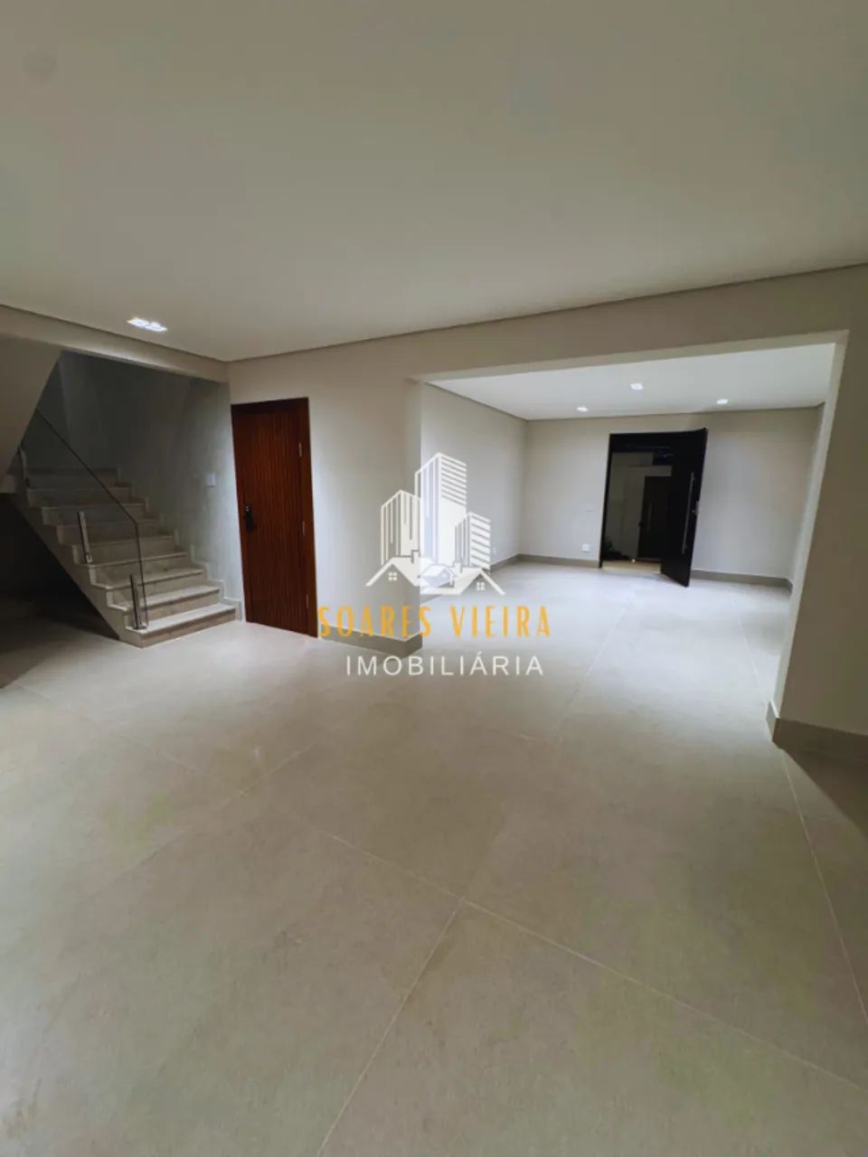 Casa de Alto Padrão com 4 Quartos à Venda em Sete Lagoas - Foto 3