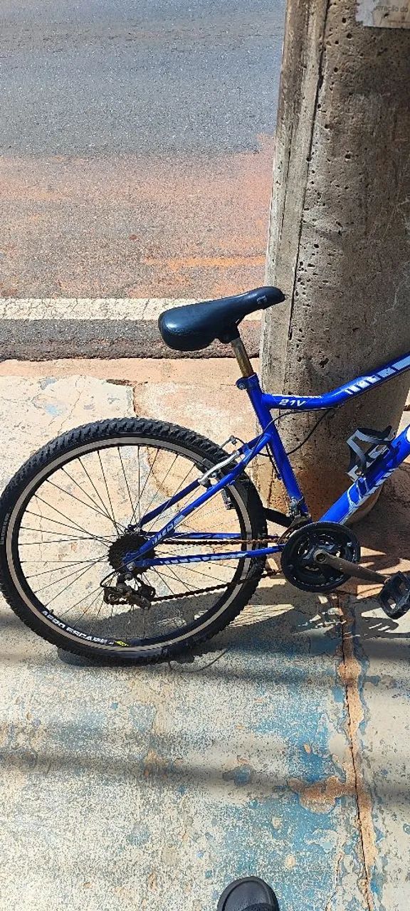 Bicicleta aro26 para reformar - Foto 3