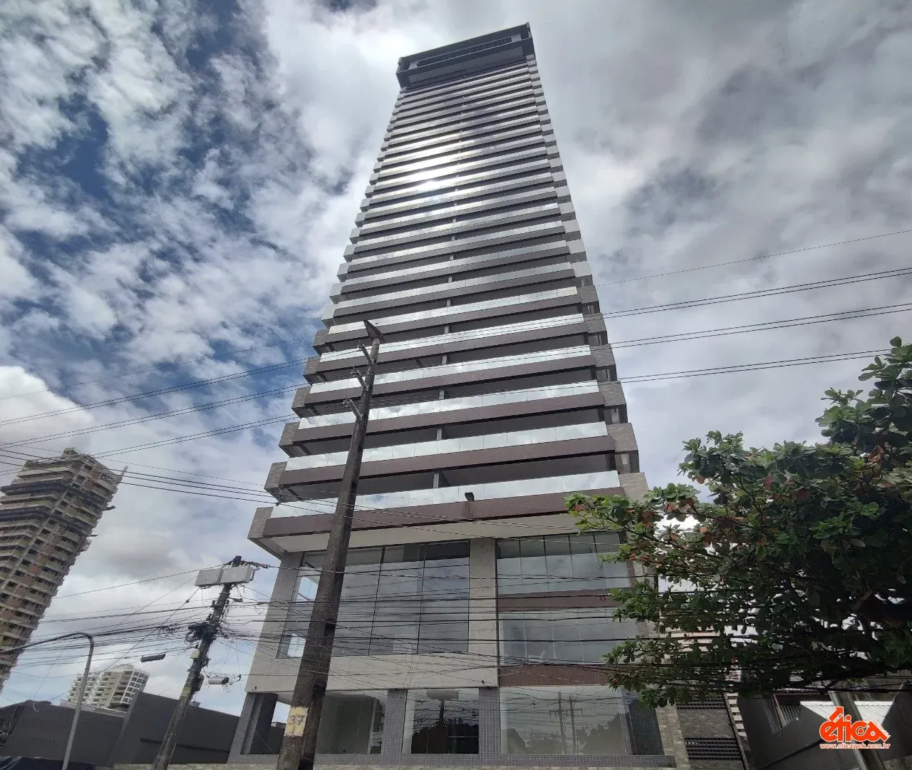 Ed. You Residence, 03 quartos sendo 01 suite, 02 vagas de garagem - COD 77555