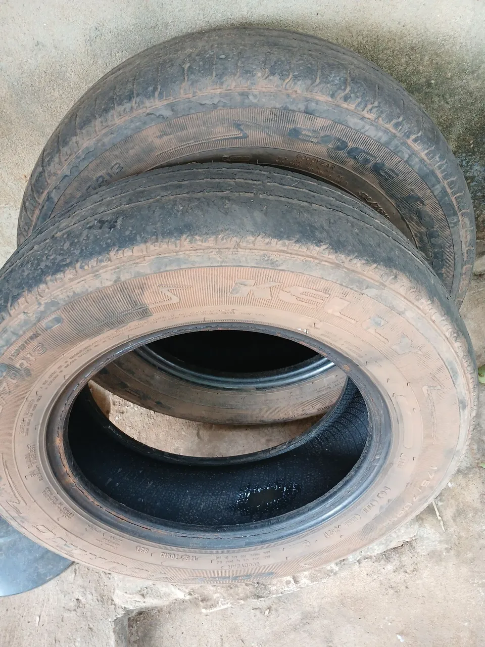 Jogo de Pneus Usados - 175/70 R13
