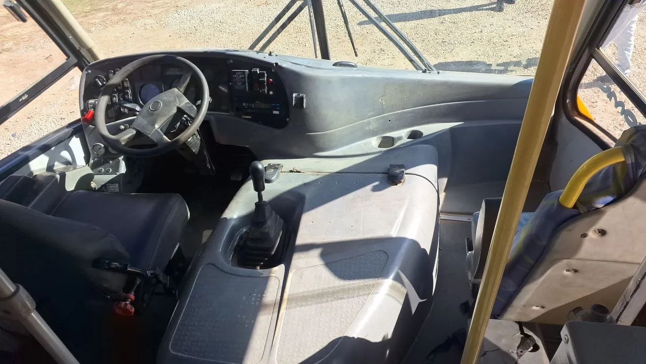 Micro onibus escolar 30 lugares ano 2009 - Foto 2