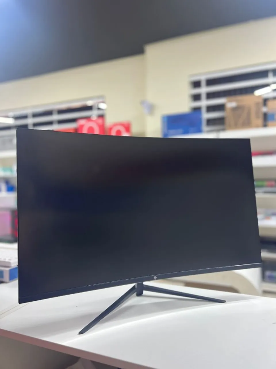 Monitor Gamer Ninja 27? Curvo - 165Hz, 1ms, Full HD