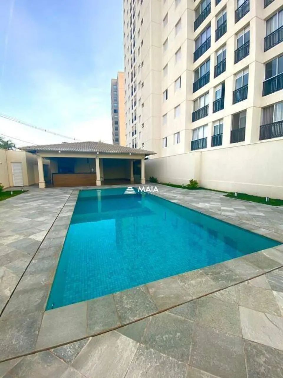 Apartamento mobiliado à venda no Lake Side