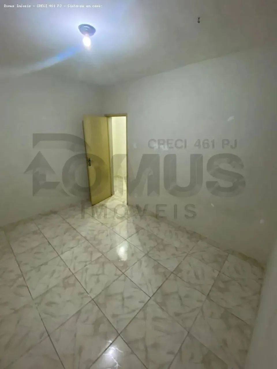 Apartamento no Ponto Novo com 2 Quartos e Dependência no Edifício Ouro