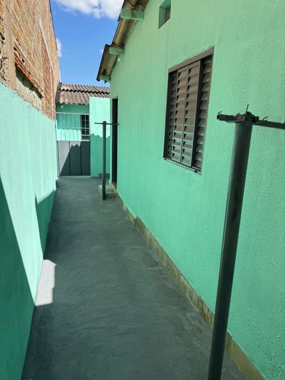 Aluguel de casa de 2 quartos acesso pelo corredor sem garagem  - Foto 2
