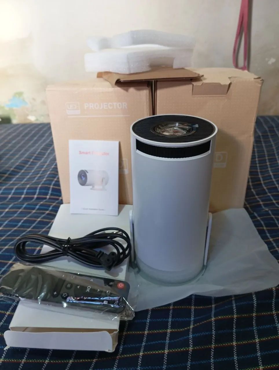 Projetor 4K HD 150 Polegadas Celular, Tv B0x, Xbox, PS, Pc, Wifi e Bluetooth HY300