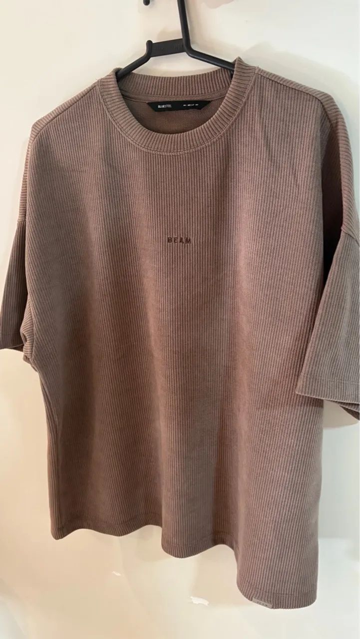Camiseta Oversize marrom com Detalhe em Renda