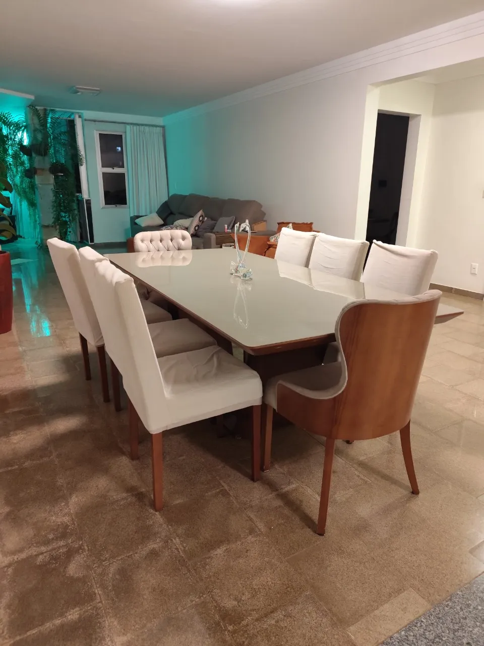 Apartamento 5 Quartos, 3 suítes, 2 vagas, 249mt², para alugar, Mobiliado, Setor Aeroporto.