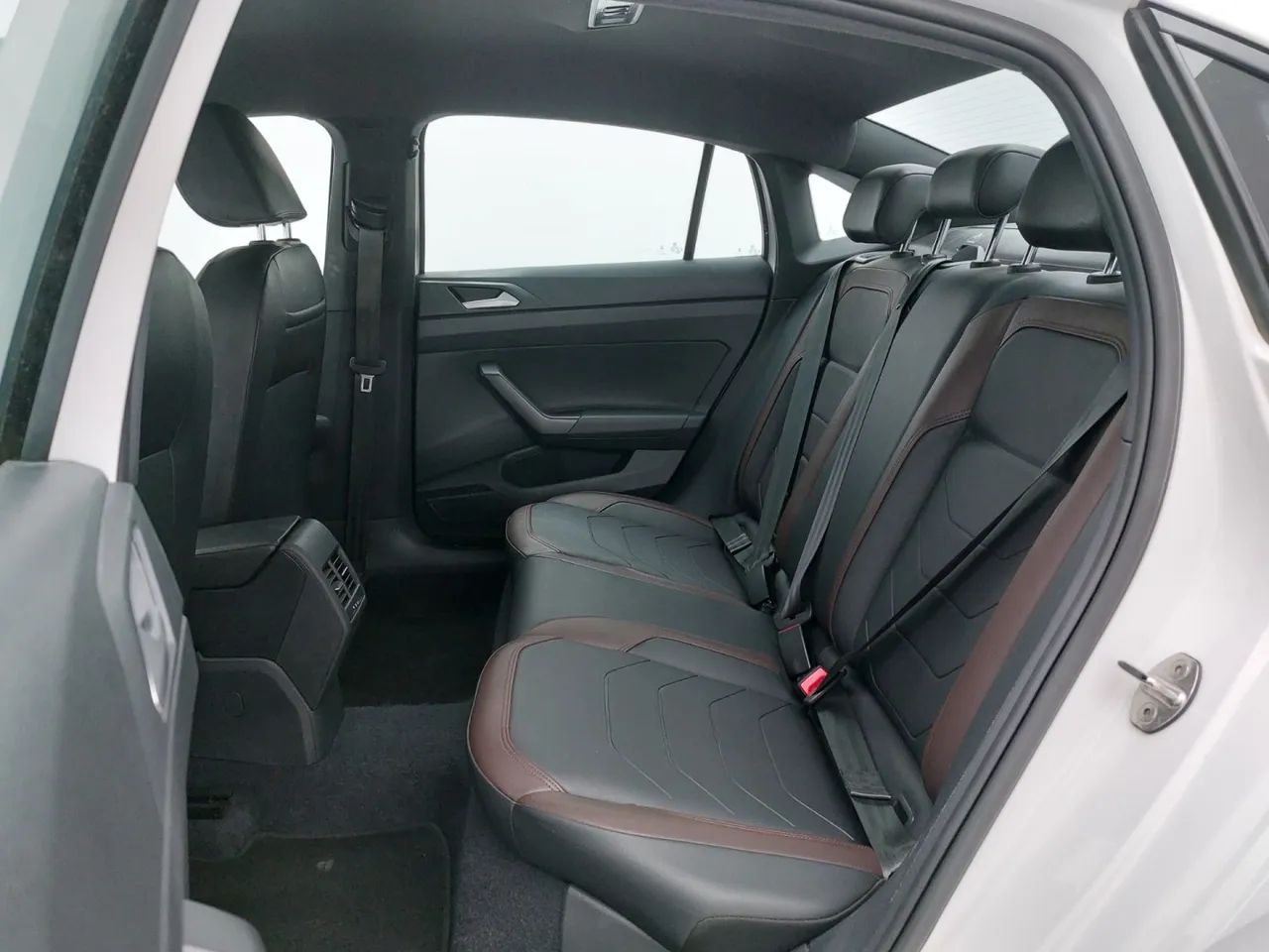 Volkswagen Virtus Highline 200 TSI 1.0 Flex 12V Aut, foto 17 de 18