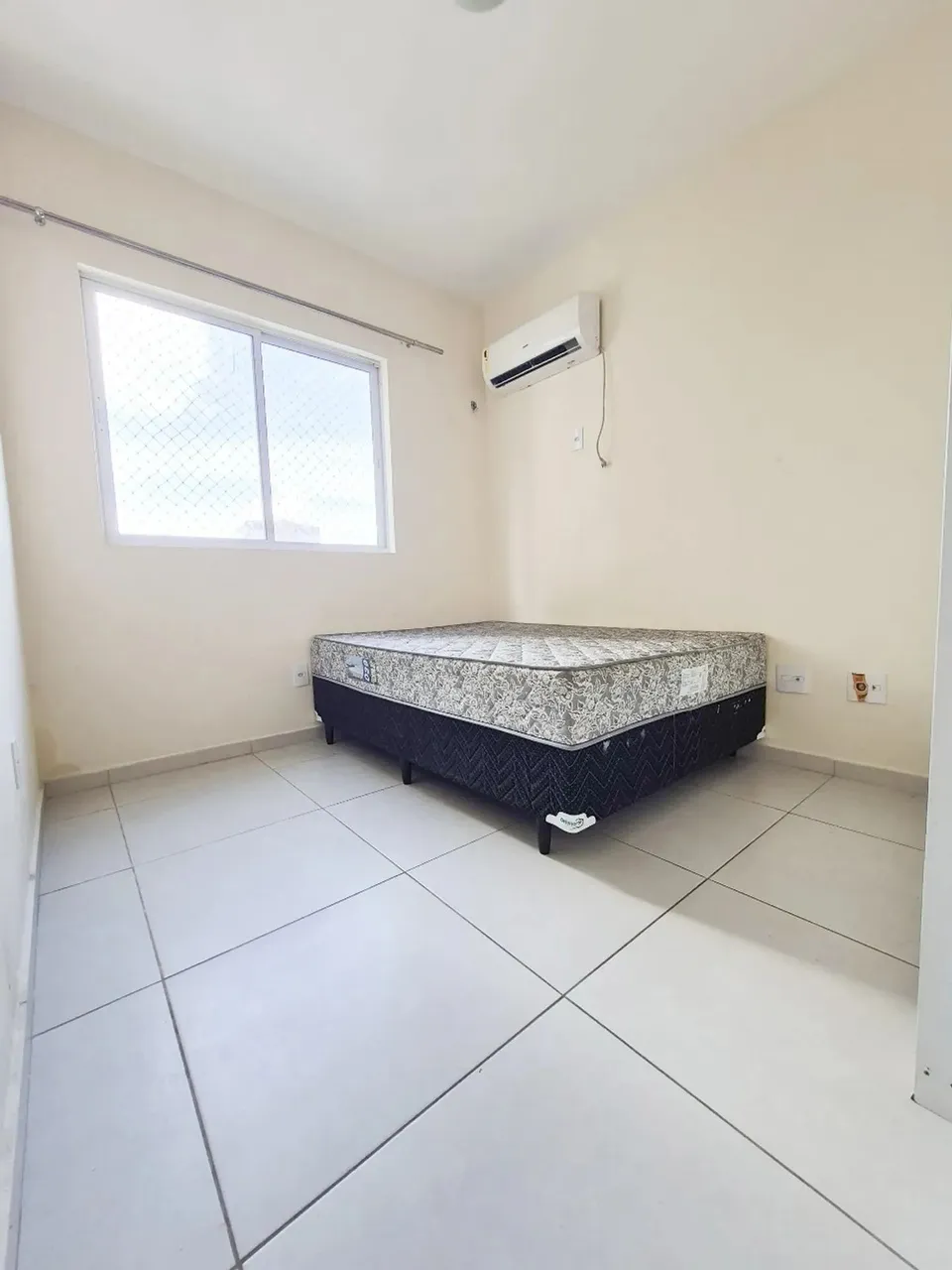 Apartamento ed. Vitoria com 3 quartos sendo 1 suite
