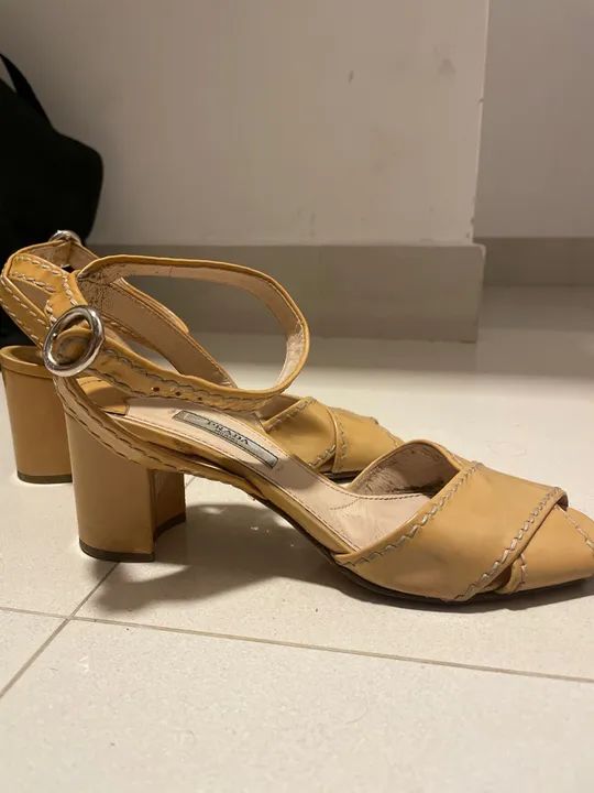 Sandália Sapato Prada n36 - Foto 2