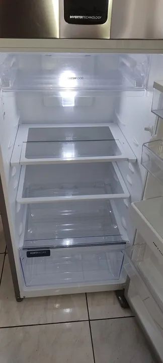 GELADEIRA ELETROLUX COM DISPENSER DE ÁGUA iW45S  127V~ - Foto 4