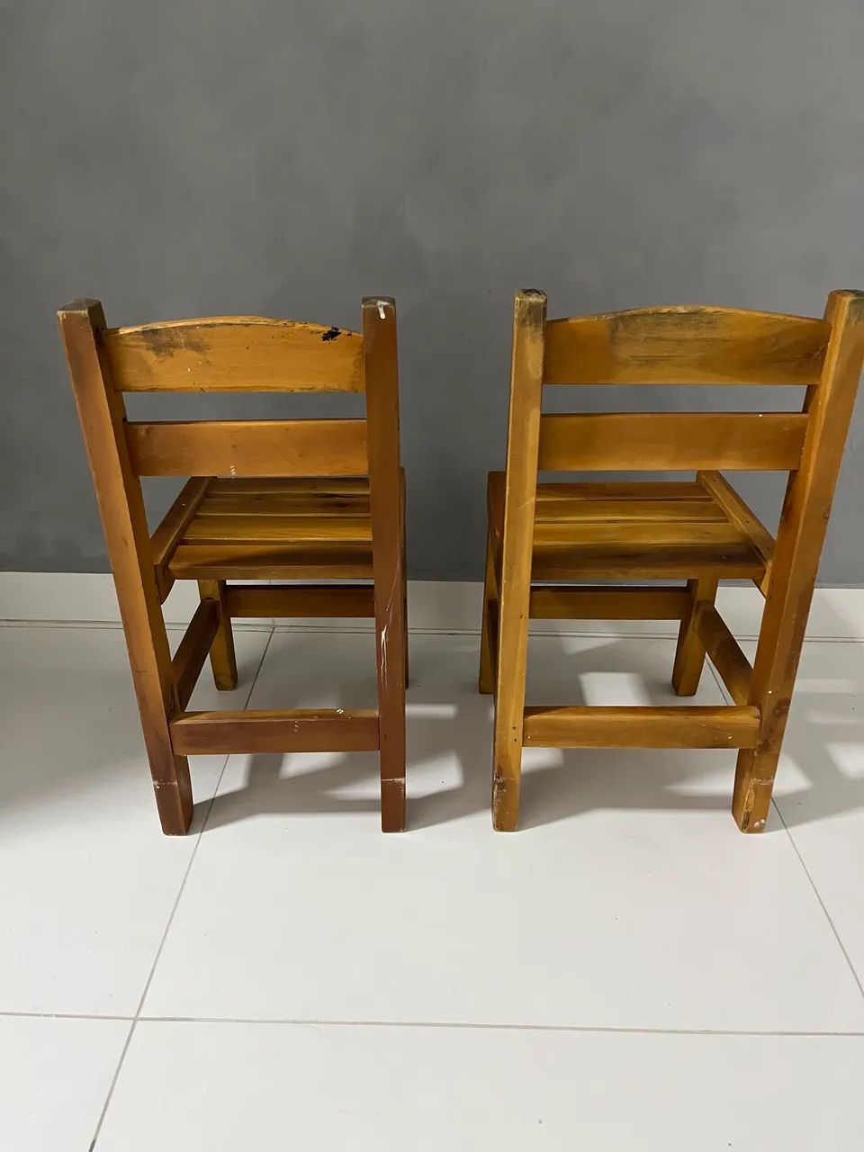 2 Cadeiras infantis de madeira - Foto 5