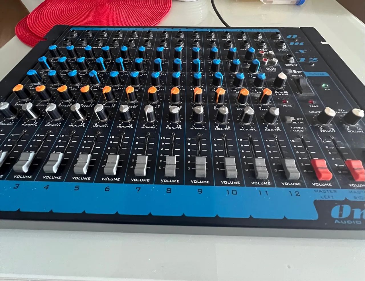 Mesa de som Oneal - OMX12 