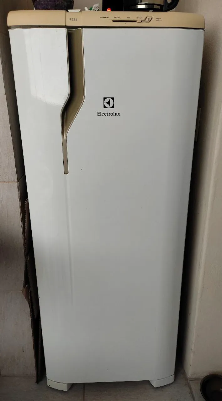Geladeira Electrolux RE31