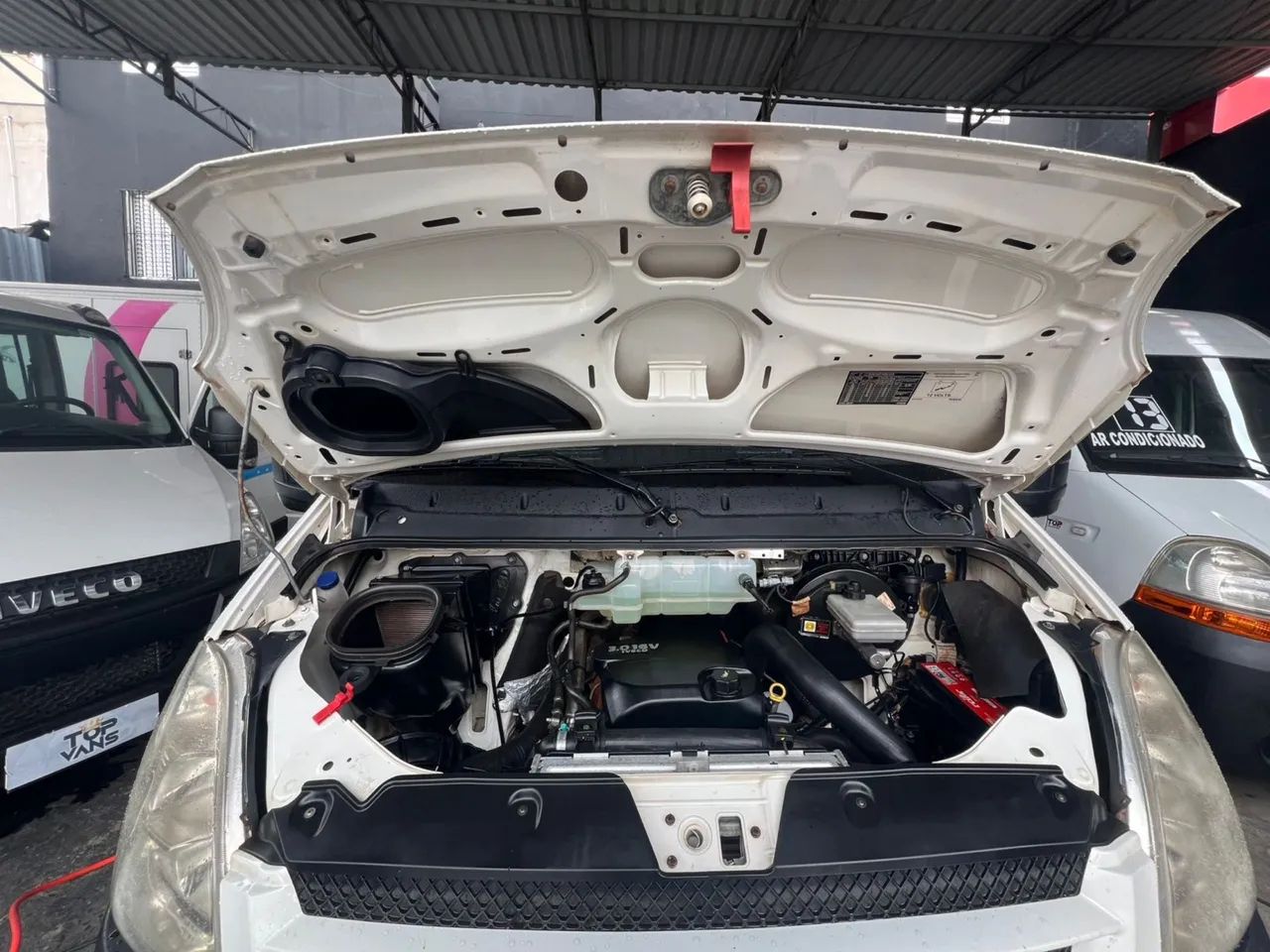 Iveco Daily 35s14 2011 novíssima  - Foto 12