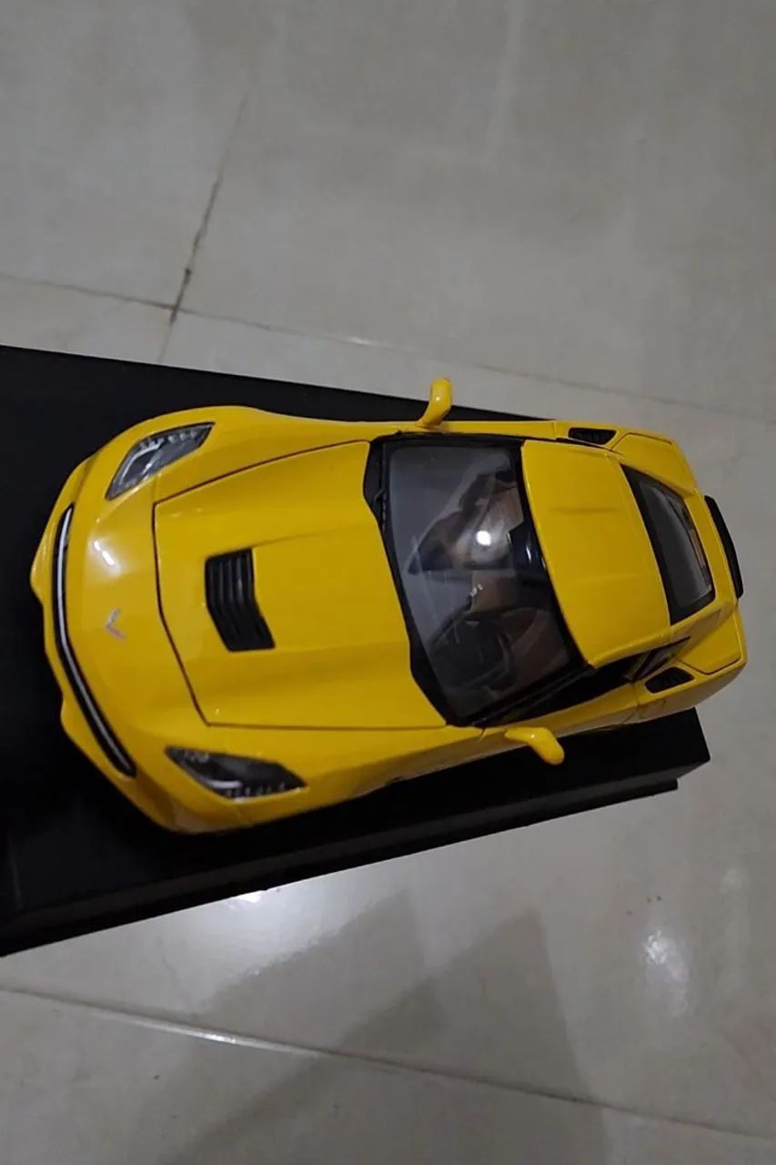 Corvette C7 - Escala 1:18  - Foto 2