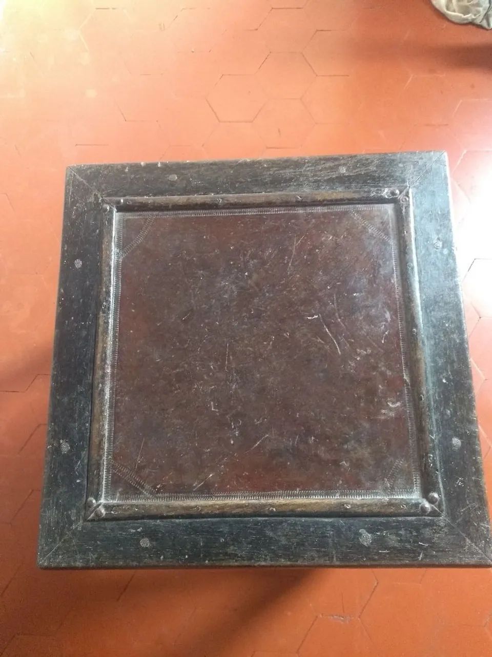 Banco todo madeira de lei , com assento em couro.. - Foto 2
