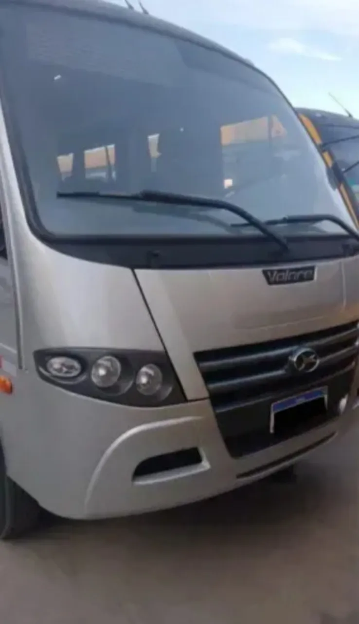 Vendo micro ônibus v8 2016 (Disponível para parcelamento)