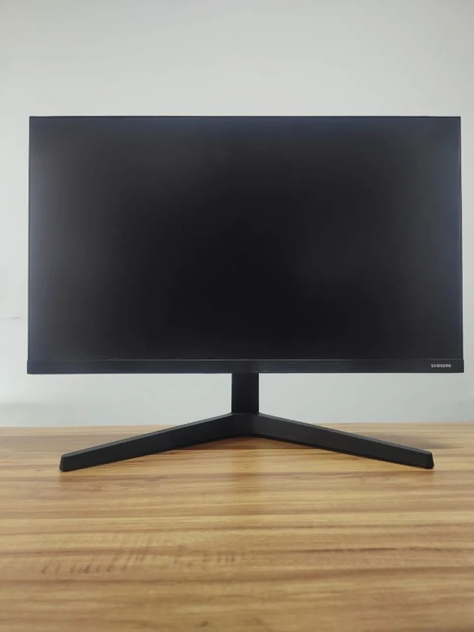 Monitor Gamer Samsung 24" FHD,75Hz, HDMI, VGA, Freesync,Preto.