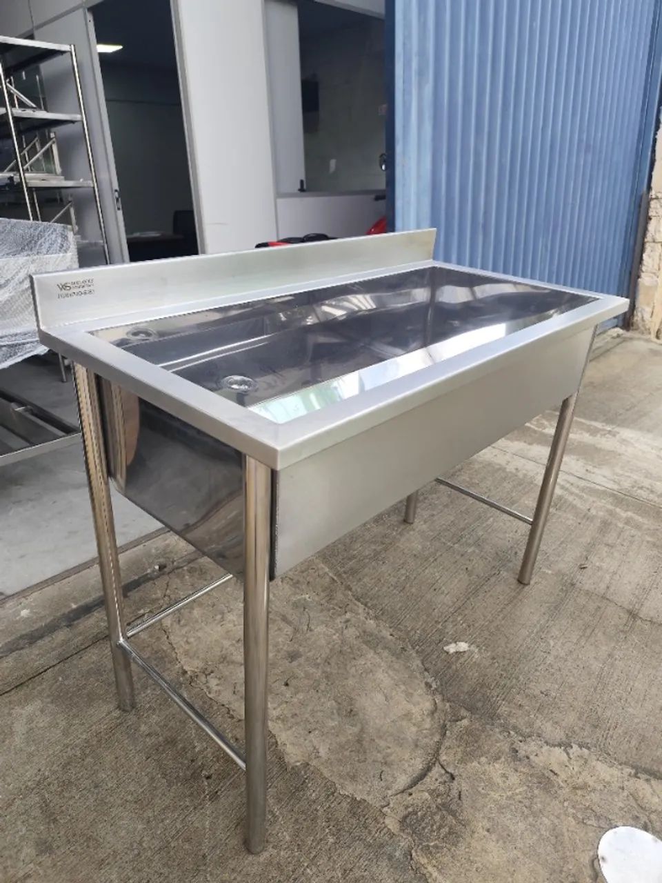 Tanque de Inox 1,20m com Capacidade Ampliada para Uso Profissional