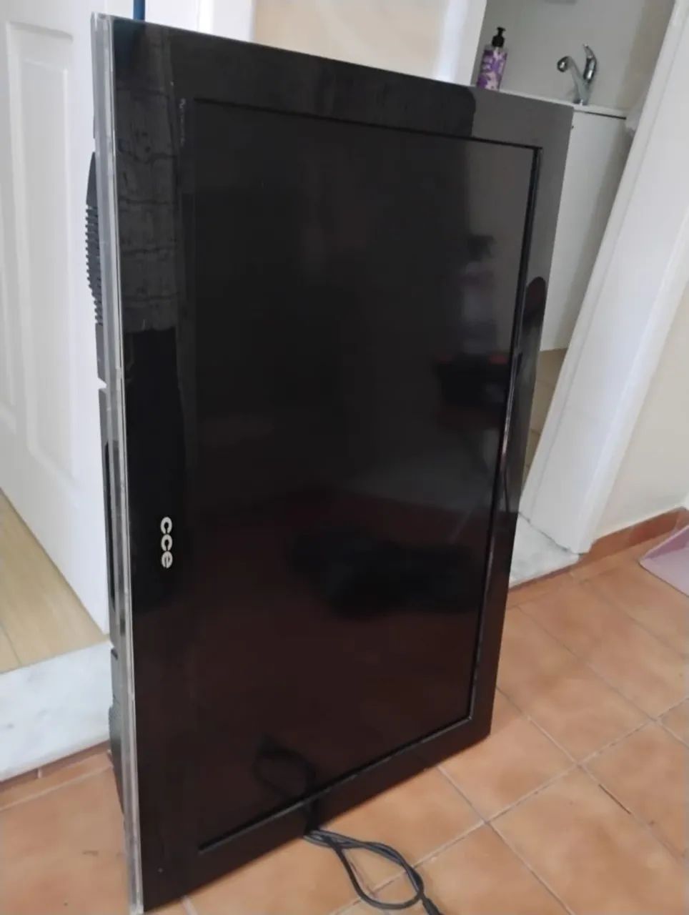 TV CCE LCD 37 STILE  - Foto 3