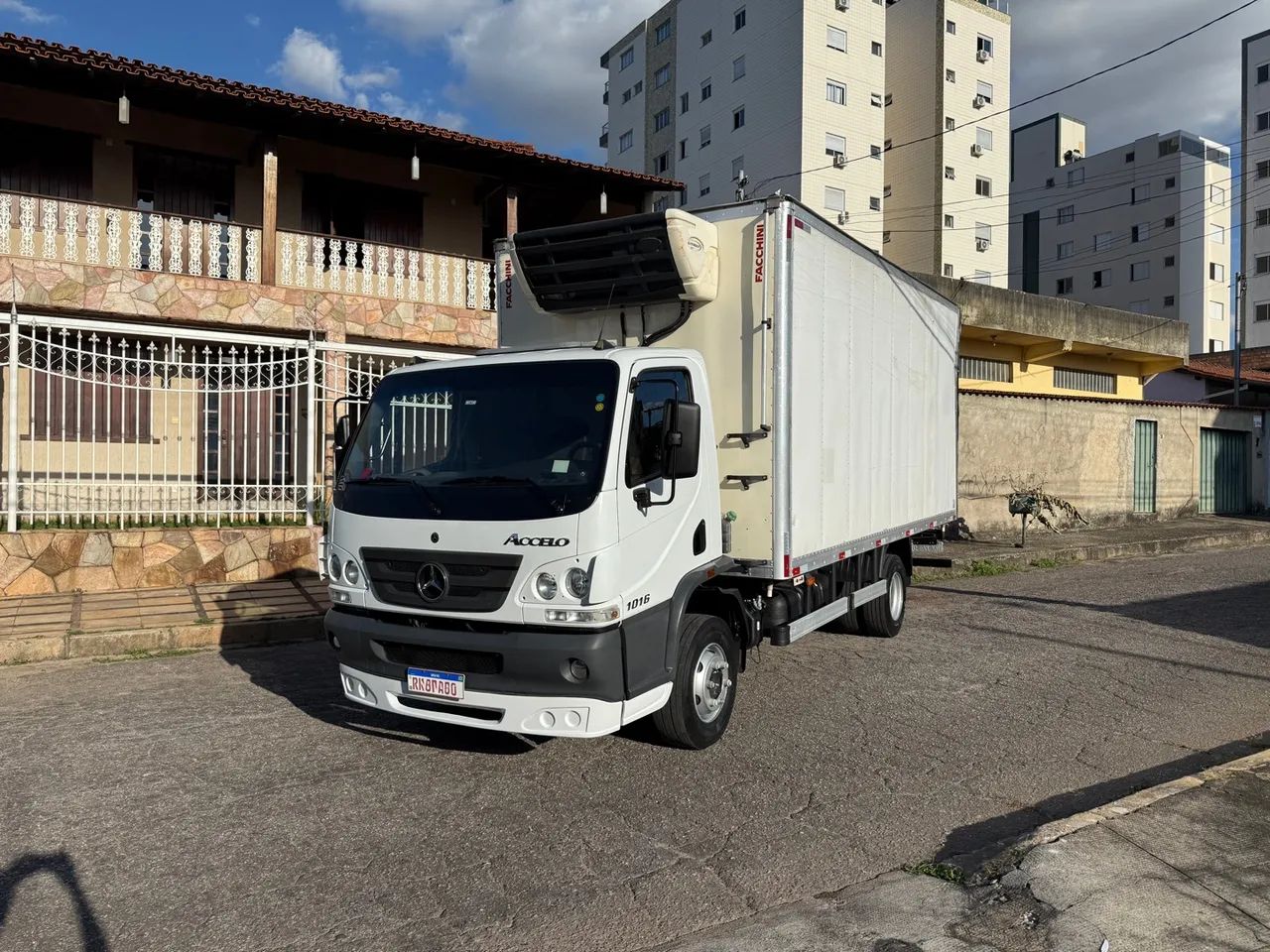Mb Accelo 1016 ano 2022 com baú Refrigerado - Foto 3