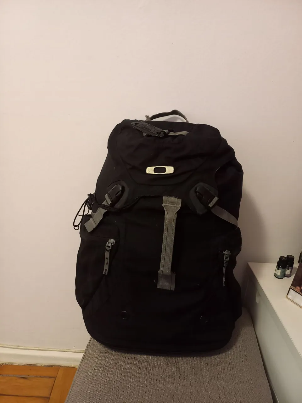 Mochila Oakley preta FAÇA SUA OFERTA!