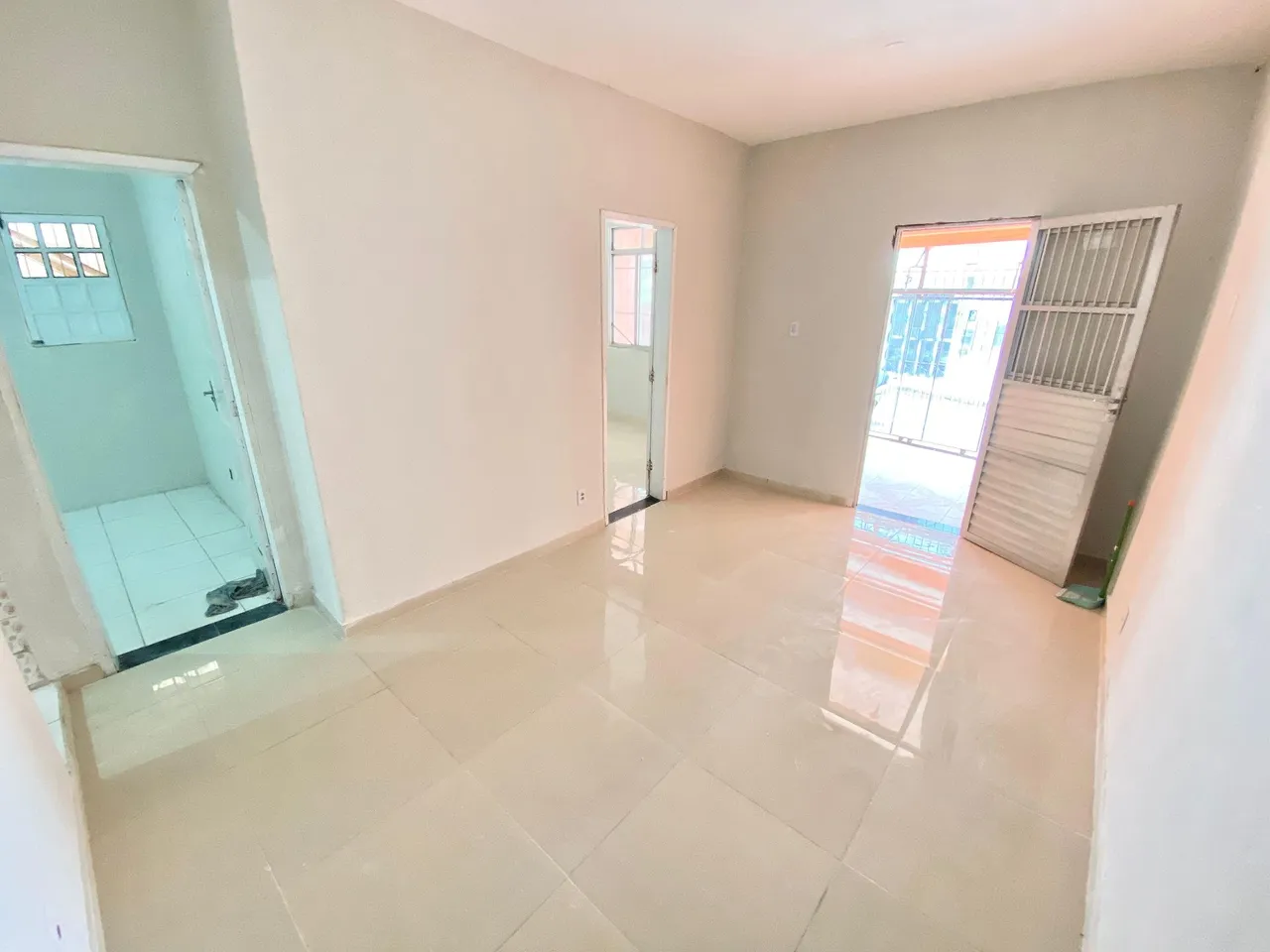 Casa disponível para venda com 3 quartos e 1 suíte na Lapinha, Salvador BA