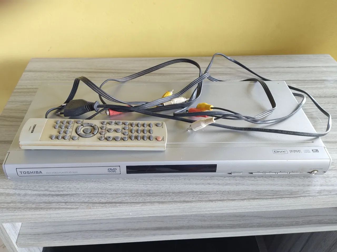DVD Toshiba com cabo e controle funcionando perfeitamente 